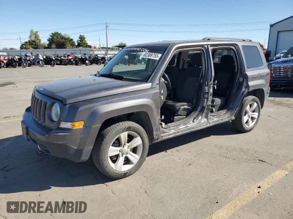 ✅ 2014 Jeep Patriot Latitude • VIN: 1C4NJPFB9ED719204 • Лот: 82389755. Опубликован ранее на Copart с пробегом 122 213 миль. Бесплатный доступ к архиву аукционных продаж из США и подробный отчёт об истории автомобиля на DreamBid. Изображение 1.