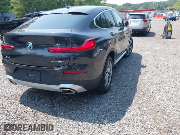✅ 2025 BMW X4 xDrive30i • VIN: 5UX33DT02S9035174 • Lot: 42898216. Listed on IAAI with 7,583 mi. Free auction sales archive from the USA and detailed vehicle history report at DreamBid. Image 4.
