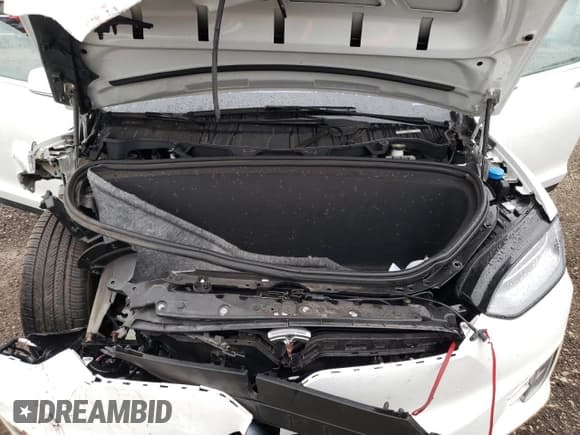 ✅ 2017 Tesla Model X 90D • VIN: 5YJXCBE2XHF059663 • Lot: 64125812. Listed on Copart with 76,600 mi. Free auction sales archive from the USA and detailed vehicle history report at DreamBid. Image 7.