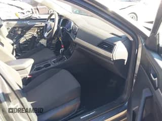 ✅ 2019 Volkswagen Jetta S • VIN: 3VWC57BU0KM092103 • Лот: 43288770. Опубликован ранее на IAAI с пробегом 145 084 миль. Бесплатный доступ к архиву аукционных продаж из США и подробный отчёт об истории автомобиля на DreamBid. Изображение 5.