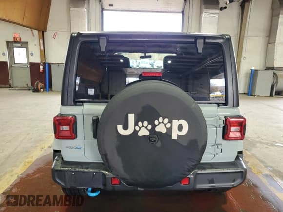 ✅ 2023 Jeep Wrangler Sahara • VIN: 1C4JJXP60PW683975 • Lot: 91661325. Wystawiony na Copart z przebiegiem 79 518 mil. Bezpłatny archiwum sprzedaży aukcyjnych z USA i szczegółowy raport historii pojazdu na DreamBid. Zdjęcie 6.