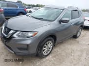 ✅ 2020 Nissan Rogue S • VIN: JN8AT2MV2LW106954 • Lot: 43120252. Wystawiony na IAAI z przebiegiem 55 529 mil. Bezpłatny archiwum sprzedaży aukcyjnych z USA i szczegółowy raport historii pojazdu na DreamBid. Zdjęcie 2.