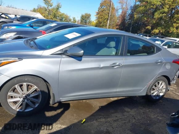 ✅ 2015 Hyundai Elantra SE • VIN: 5NPDH4AE2FH598843 • Лот: 43518006. Опубликован ранее на IAAI с пробегом 199 383 миль. Бесплатный доступ к архиву аукционных продаж из США и подробный отчёт об истории автомобиля на DreamBid. Изображение 14.