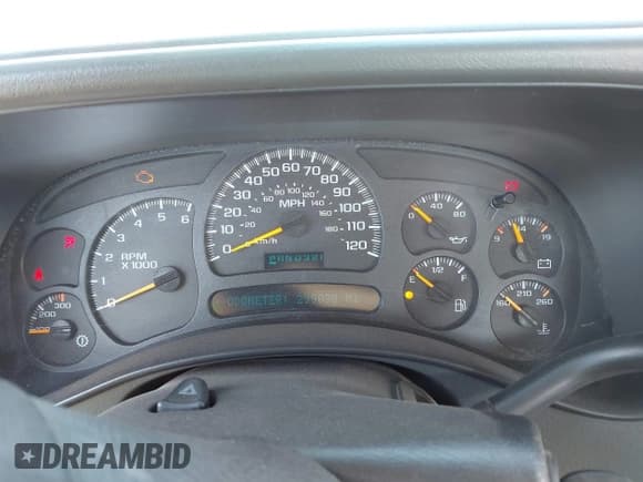 ✅ 2005 GMC Sierra 2500HD SLT • VIN: 1GTHK23U15F806683 • Lot: 43361110. Listed on IAAI with 299,090 mi. Free auction sales archive from the USA and detailed vehicle history report at DreamBid. Image 7.