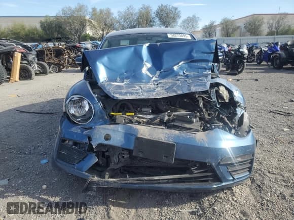 ✅ 2018 Volkswagen Beetle S • VIN: 3VWFD7AT6JM702738 • Lot: 58273495. Wystawiony na Copart z przebiegiem Nie podano. Bezpłatny archiwum sprzedaży aukcyjnych z USA i szczegółowy raport historii pojazdu na DreamBid. Zdjęcie 5.