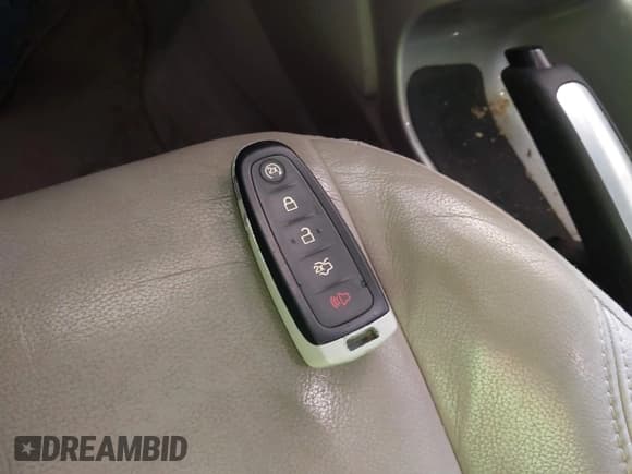 ✅ 2014 Ford C-Max SEL • VIN: 1FADP5CU6EL513497 • Lot: 43135750. Listed on IAAI with 173,605 mi. Free auction sales archive from the USA and detailed vehicle history report at DreamBid. Image 11.