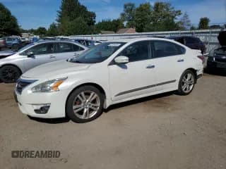 ✅ 2015 Nissan Altima S • VIN: 1N4BL3APXFC189444 • Lot: 82234405. Listed on Copart with 211,178 mi. Free auction sales archive from the USA and detailed vehicle history report at DreamBid. Image 1.