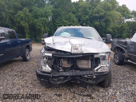 ✅ 2022 Ford F-250 XL • VIN: 1FTBF2B62NEF21705 • Lot: 39947332. Wystawiony na IAAI z przebiegiem 61 110 mil. Bezpłatny archiwum sprzedaży aukcyjnych z USA i szczegółowy raport historii pojazdu na DreamBid. Zdjęcie 13.