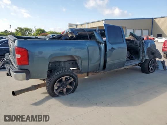 ✅ 2007 Chevrolet Silverado 2500HD 1LT • VIN: 1GCHK23687F560820 • Lot: 68724555. Wystawiony na Copart z przebiegiem Nie podano. Bezpłatny archiwum sprzedaży aukcyjnych z USA i szczegółowy raport historii pojazdu na DreamBid. Zdjęcie 3.