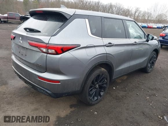 ✅ 2023 Mitsubishi Outlander SE • VIN: JA4J4UA84PZ048010 • Lot: 41672544. Wystawiony na IAAI z przebiegiem 23 781 mil. Bezpłatny archiwum sprzedaży aukcyjnych z USA i szczegółowy raport historii pojazdu na DreamBid. Zdjęcie 4.
