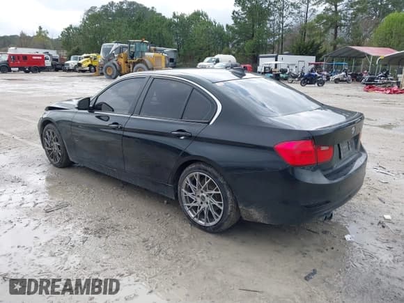 ✅ 2015 BMW 3 Series 328i • VIN: WBA3A5G55FNS82637 • Lot: 41815354. Listed on IAAI with 126,054 mi. Free auction sales archive from the USA and detailed vehicle history report at DreamBid. Image 3.