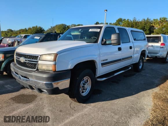 ✅ 2006 Chevrolet Silverado 2500HD LT3 • VIN: 1GCHK23U86F242032 • Lot: 75500304. Wystawiony na Copart z przebiegiem Nie podano. Bezpłatny archiwum sprzedaży aukcyjnych z USA i szczegółowy raport historii pojazdu na DreamBid. Zdjęcie 1.