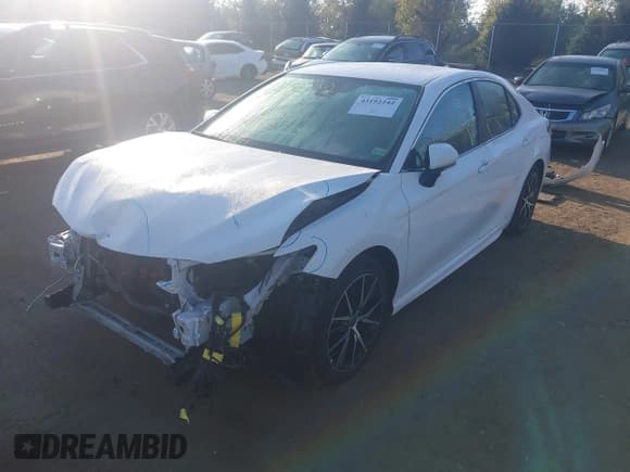 ✅ 2022 Toyota Camry Hybrid SE • VIN: 4T1G31AKXNU582504 • Лот: 43192242. Опубликован ранее на IAAI с пробегом 51 889 миль. Бесплатный доступ к архиву аукционных продаж из США и подробный отчёт об истории автомобиля на DreamBid. Изображение 18.