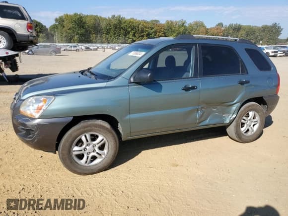 ✅ 2007 Kia Sportage EX • VIN: KNDJF723677330892 • Lot: 77086004. Listed on Copart with 210,692 mi. Free auction sales archive from the USA and detailed vehicle history report at DreamBid. Image 1.