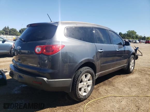 ✅ 2011 Chevrolet Traverse 1LT • VIN: 1GNKRGED0BJ324699 • Lot: 69814704. Wystawiony na Copart z przebiegiem 232 468 mil. Bezpłatny archiwum sprzedaży aukcyjnych z USA i szczegółowy raport historii pojazdu na DreamBid. Zdjęcie 3.
