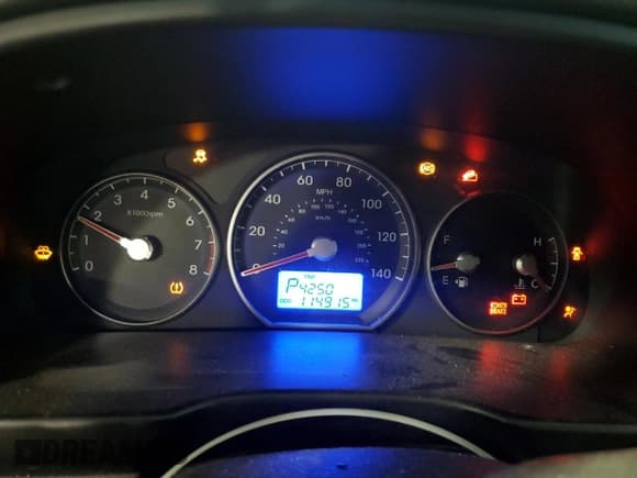 ✅ 2012 Hyundai Santa Fe SE • VIN: 5XYZH4AG4CG157273 • Lot: 72209534. Listed on Copart with 114,915 mi. Free auction sales archive from the USA and detailed vehicle history report at DreamBid. Image 9.