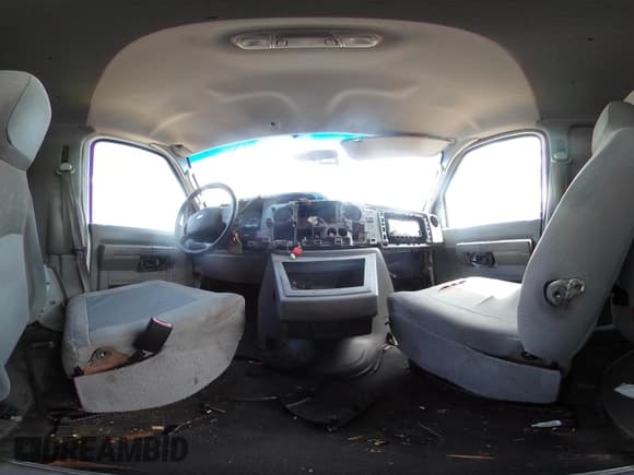 ✅ 2014 Ford Econoline Cargo Commercial • VIN: 1FDSS3EL6EDB14667 • Lot: 42633513. Listed on IAAI with 307,000 mi. Free auction sales archive from the USA and detailed vehicle history report at DreamBid. Image 18.