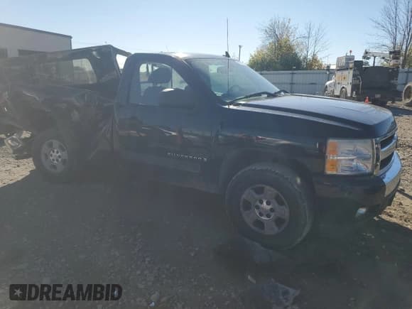 ✅ 2007 Chevrolet Silverado 1500 Work Truck • VIN: 1GCEK14067Z548381 • Лот: 85166195. Опубликован ранее на Copart с пробегом 156 511 миль. Бесплатный доступ к архиву аукционных продаж из США и подробный отчёт об истории автомобиля на DreamBid. Изображение 4.