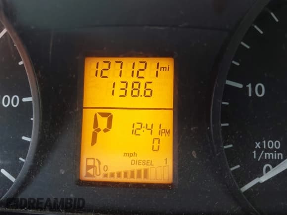 ✅ 2015 Mercedes-Benz Sprinter Passenger • VIN: WDZPE7DC1FP111850 • Lot: 41920037. Wystawiony na IAAI z przebiegiem 127 121 mil. Bezpłatny archiwum sprzedaży aukcyjnych z USA i szczegółowy raport historii pojazdu na DreamBid. Zdjęcie 15.