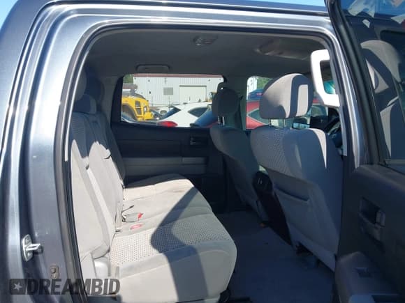 ✅ 2010 Toyota Tundra • VIN: 5TFEY5F11AX097360 • Lot: 41990256. Wystawiony na IAAI z przebiegiem 350 830 mil. Bezpłatny archiwum sprzedaży aukcyjnych z USA i szczegółowy raport historii pojazdu na DreamBid. Zdjęcie 8.