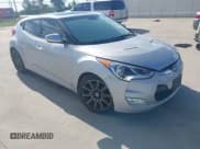 ✅ 2012 Hyundai Veloster w/Red Int • VIN: KMHTC6AD4CU053866 • Lot: 43278884. Wystawiony na IAAI z przebiegiem 155 497 mil. Bezpłatny archiwum sprzedaży aukcyjnych z USA i szczegółowy raport historii pojazdu na DreamBid. Zdjęcie 1.