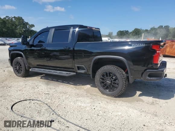 ✅ 2025 Chevrolet Silverado 2500HD LT • VIN: 2GC4KNEY0S1217286 • Лот: 70686445. Опубликован ранее на Copart с пробегом 3 006 миль. Бесплатный доступ к архиву аукционных продаж из США и подробный отчёт об истории автомобиля на DreamBid. Изображение 2.