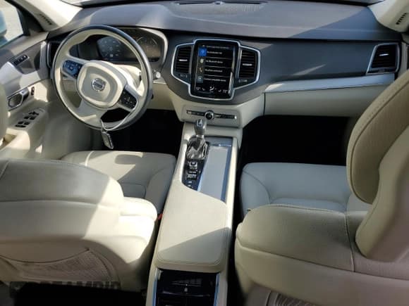 ✅ 2021 Volvo XC90 Momentum • VIN: YV4102CK5M1686627 • Лот: 65720865. Опубликован ранее на Copart с пробегом 47 771 миль. Бесплатный доступ к архиву аукционных продаж из США и подробный отчёт об истории автомобиля на DreamBid. Изображение 8.