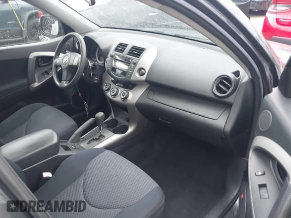 ✅ 2006 Toyota RAV4 Sport • VIN: JTMBD32V066003722 • Lot: 43381828. Listed on IAAI with 166,155 mi. Free auction sales archive from the USA and detailed vehicle history report at DreamBid. Image 5.