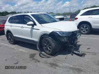 ✅ 2024 Volkswagen Tiguan SE • VIN: 3VVNB7AX8RM055442 • Lot: 42528863. Wystawiony na IAAI z przebiegiem 15 186 mil. Bezpłatny archiwum sprzedaży aukcyjnych z USA i szczegółowy raport historii pojazdu na DreamBid. Zdjęcie 1.