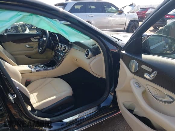 ✅ 2020 Mercedes-Benz C 300 • VIN: W1KWF8DB3LR572267 • Lot: 43414982. Listed on IAAI with 61,228 mi. Free auction sales archive from the USA and detailed vehicle history report at DreamBid. Image 5.
