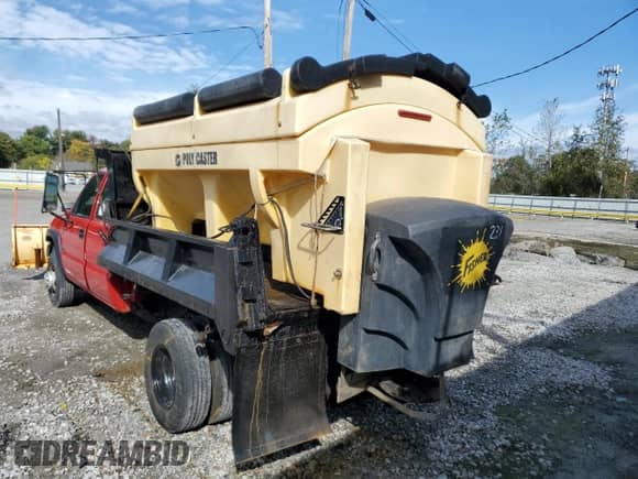 2001 Chevrolet Silverado 3500 z VIN 1GBJK39U71F113145, wystawiony jako Copart lot #86106665 z przebiegiem 25 579 mil mil oraz Czysty tytuł • Clean title. Historia ofert i sprzedaży dostępna na DreamBid. Obrazek 6.