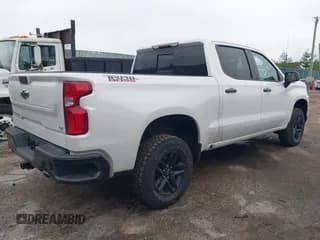 ✅ 2021 Chevrolet Silverado 1500 LT Trail Boss • VIN: 3GCPYFED2MG301845 • Lot: 43453401. Wystawiony na IAAI z przebiegiem 116 040 mil. Bezpłatny archiwum sprzedaży aukcyjnych z USA i szczegółowy raport historii pojazdu na DreamBid. Zdjęcie 4.