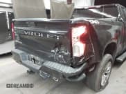 ✅ 2020 Chevrolet Silverado 1500 Custom • VIN: 1GCRWBEF0LZ247758 • Lot: 40836607. Wystawiony na IAAI z przebiegiem 83 727 mil. Bezpłatny archiwum sprzedaży aukcyjnych z USA i szczegółowy raport historii pojazdu na DreamBid. Zdjęcie 6.