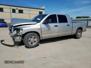 2006 Dodge 3500 SLT z VIN 3D7LL39C36G211996, wystawiony jako Copart lot #58861195 z przebiegiem 235 172 mil mil oraz Szkoda całkowita • Salvage title. Historia ofert i sprzedaży dostępna na DreamBid. Obrazek 1.