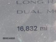 ✅ 2024 Tesla Model Y Long Range • VIN: 7SAYGDEE0RF027744 • Lot: 43405801. Wystawiony na IAAI z przebiegiem 16 832 mil. Bezpłatny archiwum sprzedaży aukcyjnych z USA i szczegółowy raport historii pojazdu na DreamBid. Zdjęcie 15.