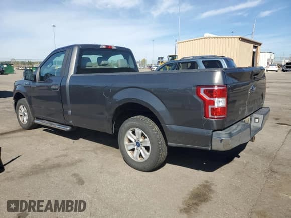 ✅ 2018 Ford F-150 XL • VIN: 1FTMF1CP3JKF70112 • Lot: 85824395. Wystawiony na Copart z przebiegiem 100 851 mil. Bezpłatny archiwum sprzedaży aukcyjnych z USA i szczegółowy raport historii pojazdu na DreamBid. Zdjęcie 2.