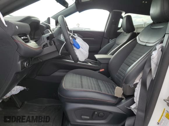 ✅ 2025 Ford Explorer ST-Line • VIN: 1FMUK7KH1SGA79076 • Lot: 64522025. Wystawiony na Copart z przebiegiem 12 102 mil. Bezpłatny archiwum sprzedaży aukcyjnych z USA i szczegółowy raport historii pojazdu na DreamBid. Zdjęcie 7.