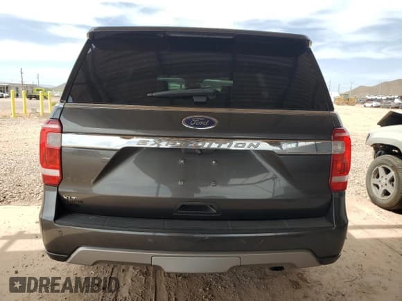 ✅ 2018 Ford Expedition XLT • VIN: 1FMJU1HT8JEA13947 • Lot: 58583495. Wystawiony na Copart z przebiegiem 98 706 mil. Bezpłatny archiwum sprzedaży aukcyjnych z USA i szczegółowy raport historii pojazdu na DreamBid. Zdjęcie 6.