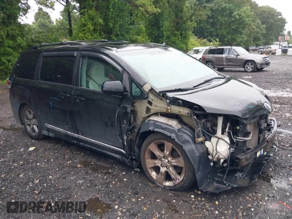 ✅ 2012 Toyota Sienna SE • VIN: 5TDXK3DCXCS179776 • Lot: 42586784. Listed on IAAI with 165,919 mi. Free auction sales archive from the USA and detailed vehicle history report at DreamBid. Image 14.