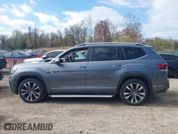 ✅ 2021 Volkswagen Atlas SEL R-Line • VIN: 1V2SR2CA2MC564587 • Lot: 41897353. Listed on IAAI with 50,249 mi. Free auction sales archive from the USA and detailed vehicle history report at DreamBid. Image 14.