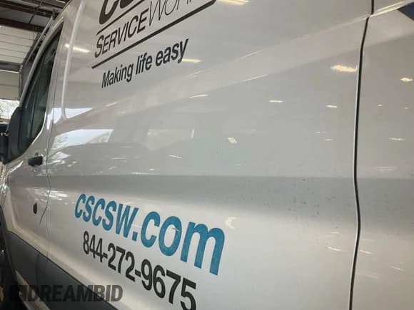 ✅ 2018 Ford Transit • VIN: 1FTYE1YM8JKB52017 • Lot: 42043849. Wystawiony na IAAI z przebiegiem 243 081 mil. Bezpłatny archiwum sprzedaży aukcyjnych z USA i szczegółowy raport historii pojazdu na DreamBid. Zdjęcie 1.