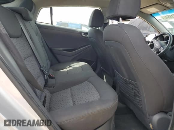 ✅ 2017 Hyundai Ioniq Blue • VIN: KMHC65LC6HU039285 • Lot: 54718645. Wystawiony na Copart z przebiegiem Nie podano. Bezpłatny archiwum sprzedaży aukcyjnych z USA i szczegółowy raport historii pojazdu na DreamBid. Zdjęcie 10.