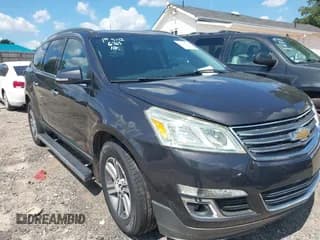 ✅ 2017 Chevrolet Traverse LT • VIN: 1GNKRGKD3HJ185049 • Lot: 43206763. Wystawiony na IAAI z przebiegiem 168 805 mil. Bezpłatny archiwum sprzedaży aukcyjnych z USA i szczegółowy raport historii pojazdu na DreamBid. Zdjęcie 1.