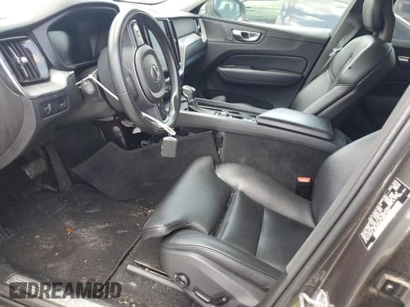 ✅ 2019 Volvo XC60 Momentum • VIN: LYV102RK5KB178030 • Lot: 60109035. Listed on Copart with 125,583 mi. Free auction sales archive from the USA and detailed vehicle history report at DreamBid. Image 7.