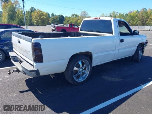 ✅ 2006 Chevrolet Silverado 1500 Work Truck • VIN: 1GCEC14V26E129054 • Lot: 43394646. Listed on IAAI with 161,478 mi. Free auction sales archive from the USA and detailed vehicle history report at DreamBid. Image 4.