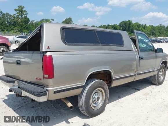 ✅ 2000 GMC Sierra 2500 • VIN: 1GTGC24R0YR100780 • Лот: 42307739. Опубликован ранее на IAAI с пробегом 247 135 миль. Бесплатный доступ к архиву аукционных продаж из США и подробный отчёт об истории автомобиля на DreamBid. Изображение 4.