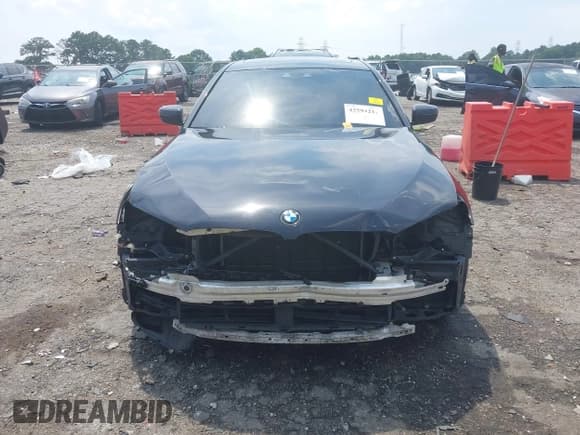 ✅ 2019 BMW 5 Series 530i xDrive • VIN: WBAJA7C57KWW37675 • Lot: 42594212. Listed on IAAI with 121,742 mi. Free auction sales archive from the USA and detailed vehicle history report at DreamBid. Image 6.
