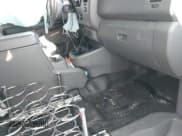 ✅ 2019 Nissan NV Cargo SV • VIN: 1N6BF0LY4KN810579 • Lot: 40094566. Wystawiony na IAAI z przebiegiem 151 564 mil. Bezpłatny archiwum sprzedaży aukcyjnych z USA i szczegółowy raport historii pojazdu na DreamBid. Zdjęcie 5.