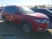 ✅ 2017 Nissan Rogue SV • VIN: JN8AT2MT2HW401154 • Lot: 43847640. Wystawiony na IAAI z przebiegiem 233 533 mil. Bezpłatny archiwum sprzedaży aukcyjnych z USA i szczegółowy raport historii pojazdu na DreamBid. Zdjęcie 1.