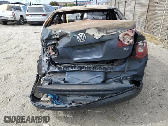 ✅ 2010 Volkswagen Jetta S • VIN: 3VWJZ7AJ6AM074349 • Лот: 51166535. Опубликован ранее на Copart с пробегом Не указан. Бесплатный доступ к архиву аукционных продаж из США и подробный отчёт об истории автомобиля на DreamBid. Изображение 6.